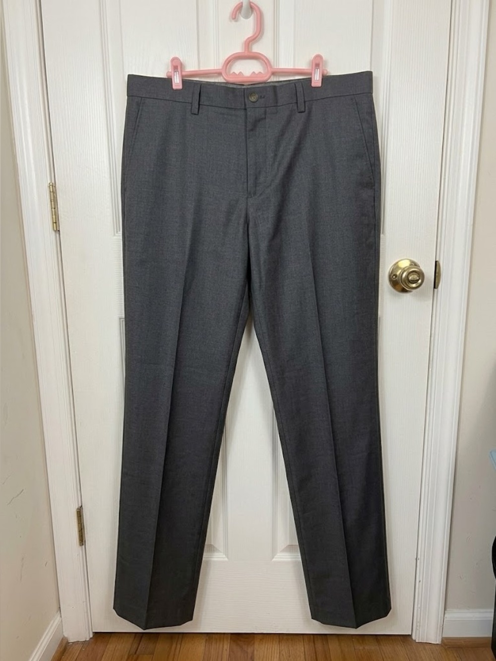 Amazon Essentials Men's Dress Pants in Charcoal